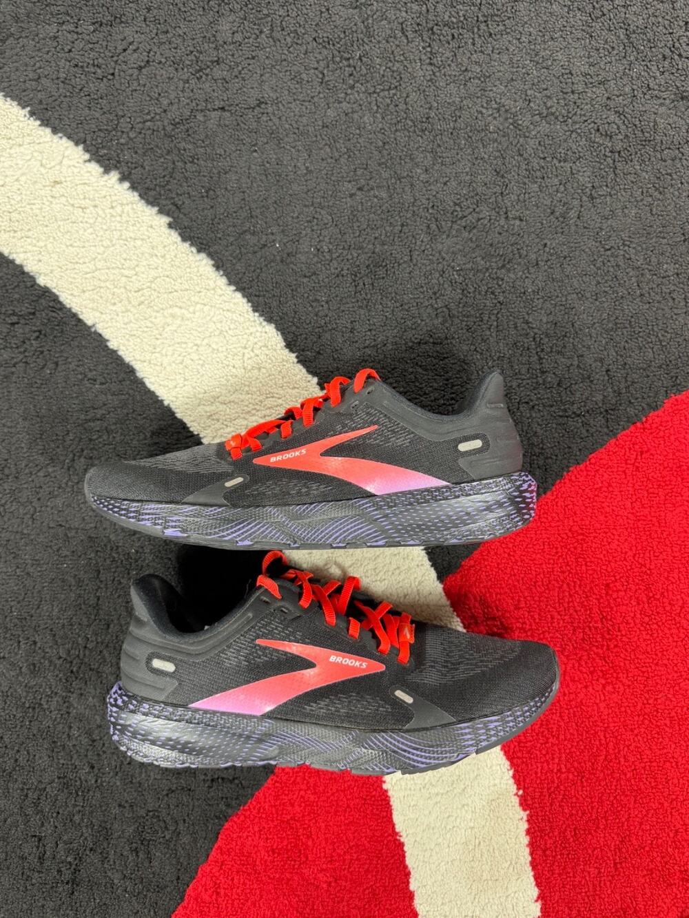 Brooks Shoes Womens Size 9.5 Black Pink Launch 9 Athletic Running